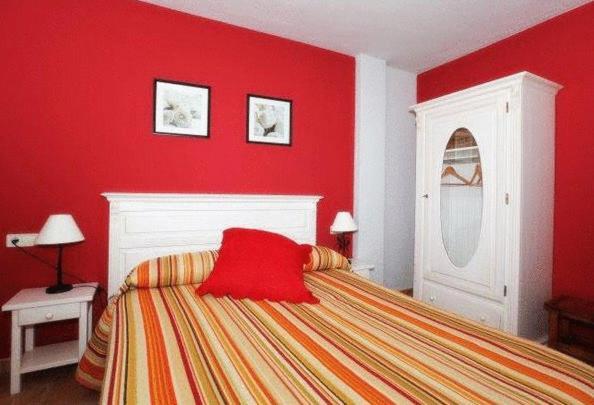 Apartamentos Pirineos Ordesa El Pueyo de Araguás Rum bild
